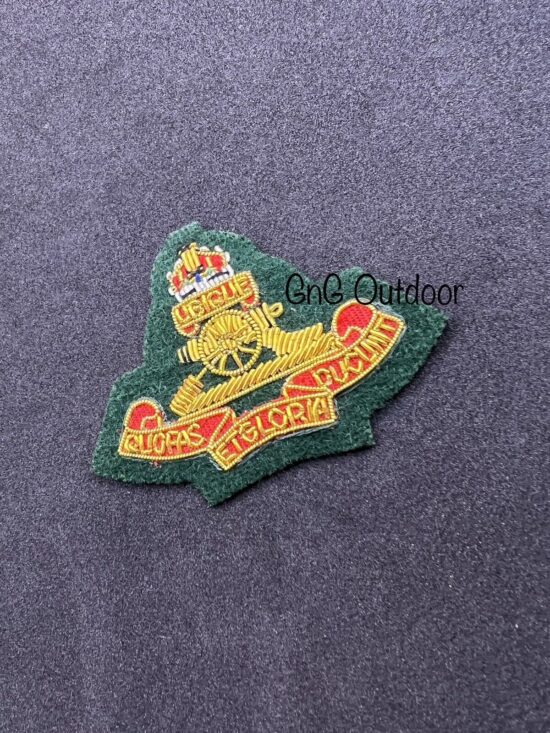 King’s Crown Royal Artillery Officers Beret Badge RA Green Background Cap Badge