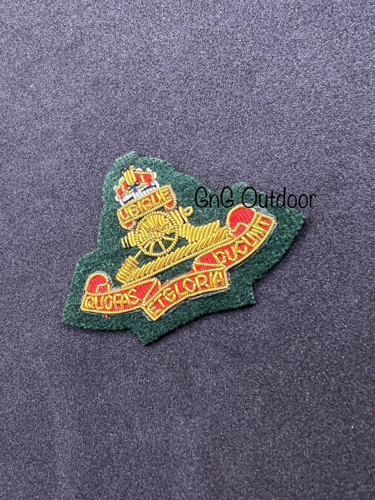 King’s Crown Royal Artillery Officers Beret Badge RA Green Background ...