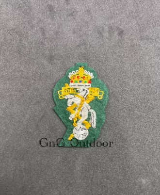 King’s Crown REME Officer’s Hand Embroidered Bullion Wire Beret Badge On Green