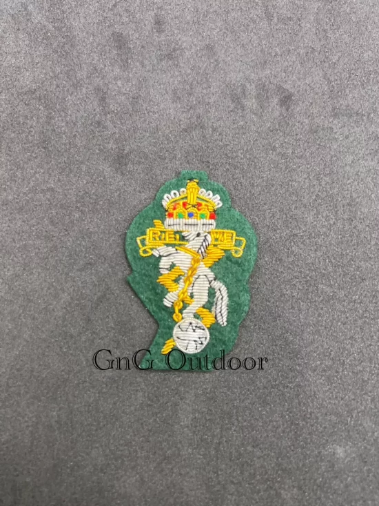 King’s Crown REME Officer’s Hand Embroidered Bullion Wire Beret Badge On Green