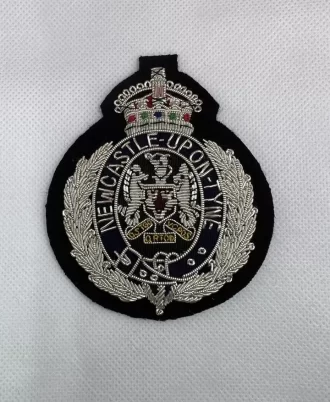 Newcastle Upon Tyne Embroidered Bullion Wire Hat Badge Service Cap Badge