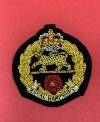 ROYAL HAMPSHIRE REGIMENT BLAZER BADGE HAND EMBROIDERED BULLION AND WIRE BADGE